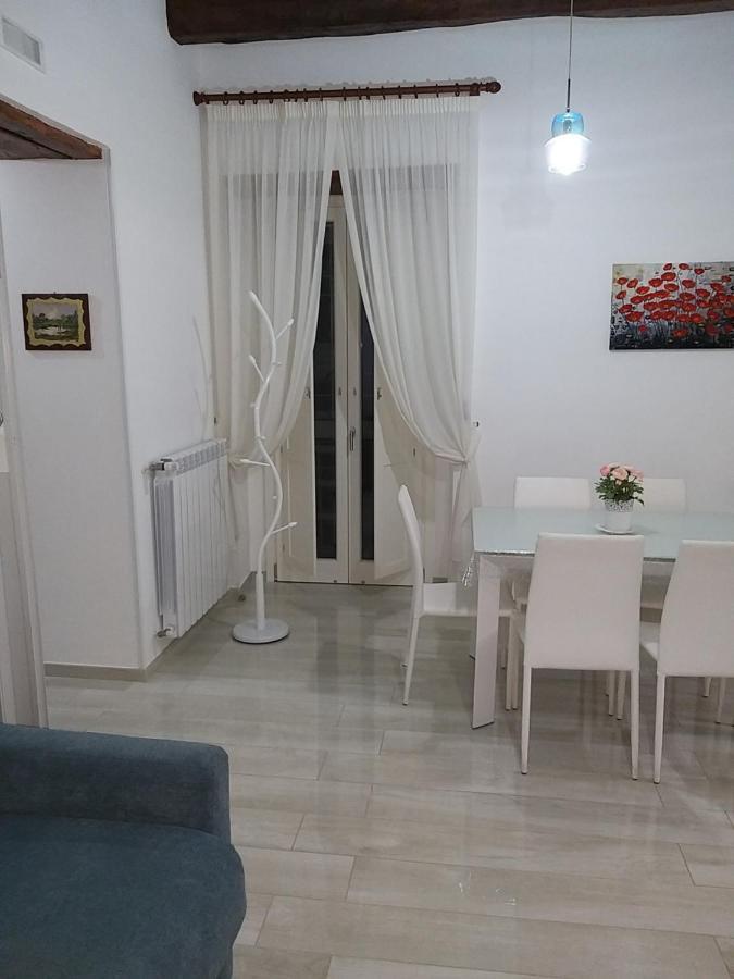 Al Teatro Verdi Luxury Apartment 살레르노 외부 사진