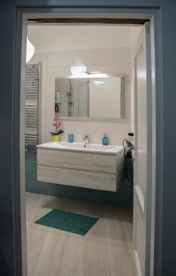 Al Teatro Verdi Luxury Apartment 살레르노 외부 사진