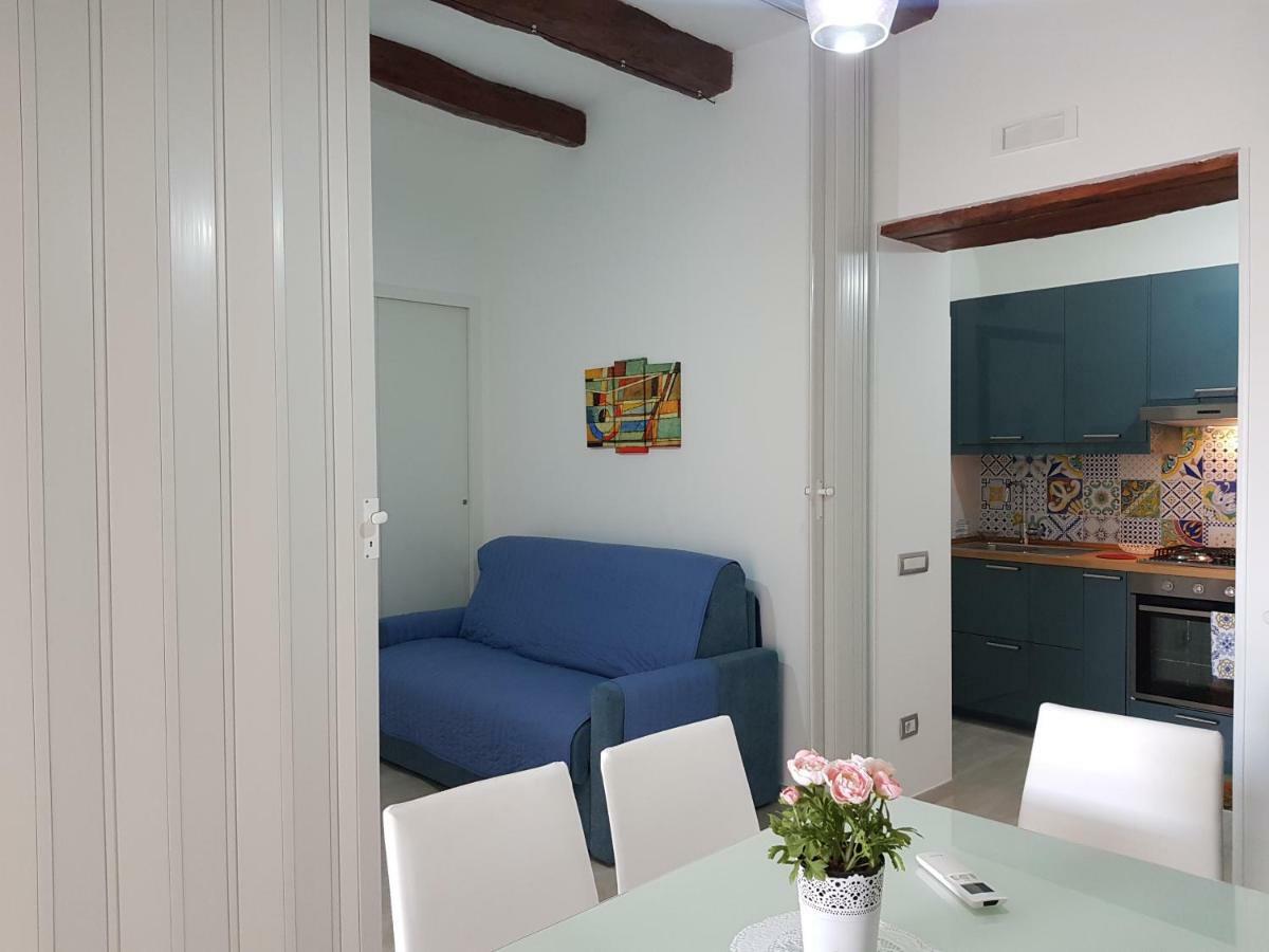 Al Teatro Verdi Luxury Apartment 살레르노 외부 사진