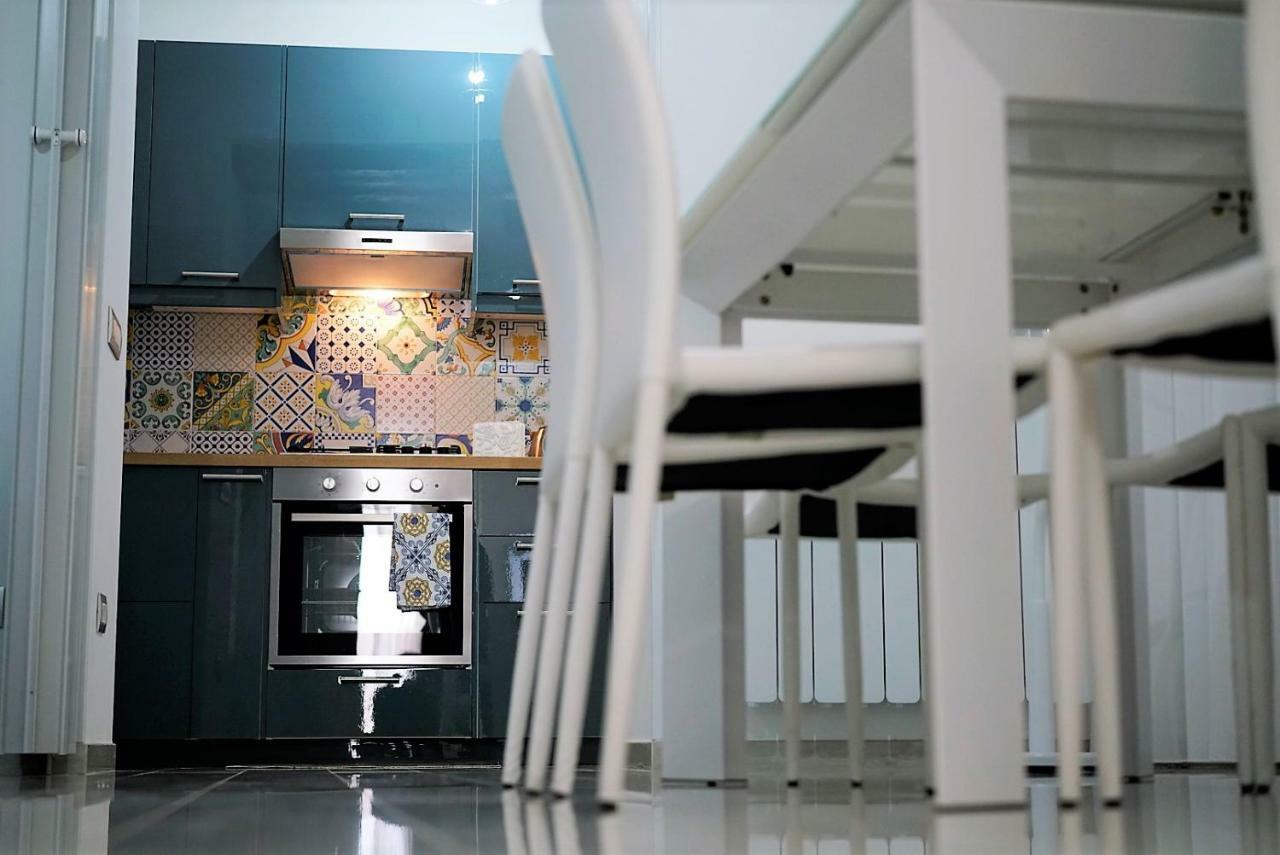 Al Teatro Verdi Luxury Apartment 살레르노 외부 사진
