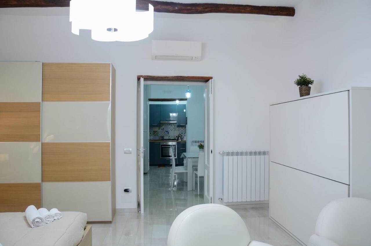 Al Teatro Verdi Luxury Apartment 살레르노 외부 사진